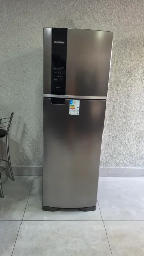 Vendo geladeira 400 litros 220 v.