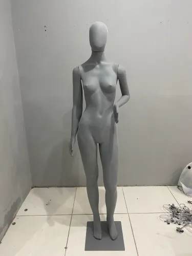 Manequim slim aveludado