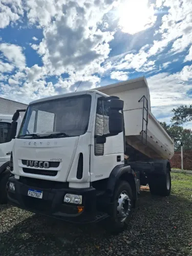 Iveco tector caçamba 280 CV 2014