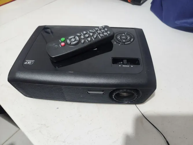 Projetor de vídeo Optoma EX536 usado