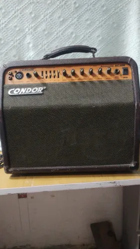 Descrição do Amplificador Condor Acoustic AC30R O Condor Acoustic AC30R é um amplificador