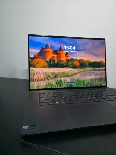 Workstation DELL PRECISION 5690 PROCESSADOR U7 / RTX 2000 8GB / TELA TOUCH / 32GB RAM