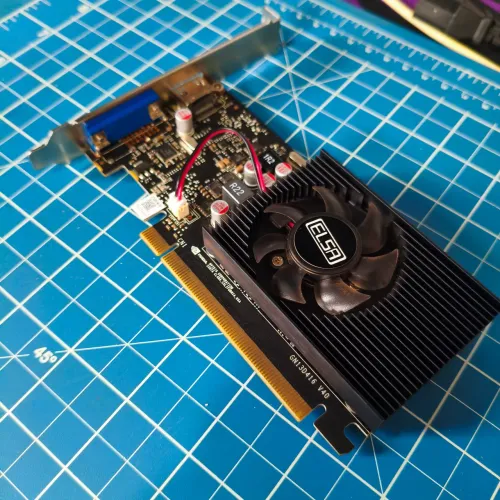 Placa de vídeo GT 1030 4gb elsa