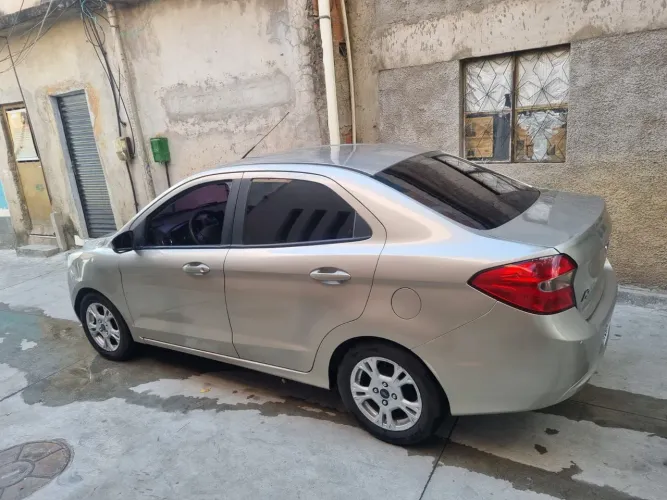 Ford KA+ Sedan 1.5 SEL 16V Flex 4P 2015