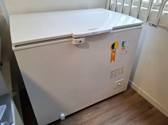 Freezer Horizontal 314 L Electrolux 1 porta branco 127 V
