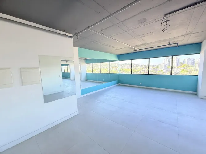 Sala comercial de 38m² para locação no bairro Cristal zona sul de Porto Alegre,