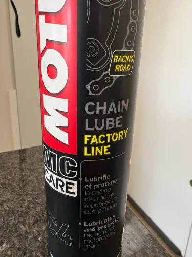 Motul C4 Chain Lube para motos