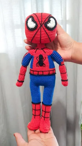 Homem-Aranha em Amigurumi/ Crochê
