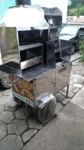 carrinho de churrasquinho e pastel