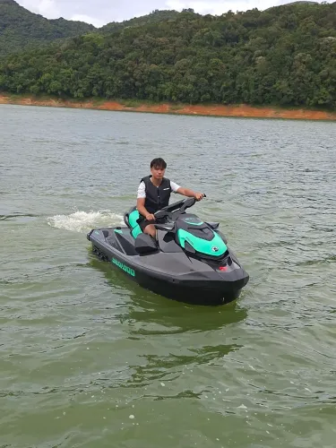Jet-ski zero carreta rodoviária