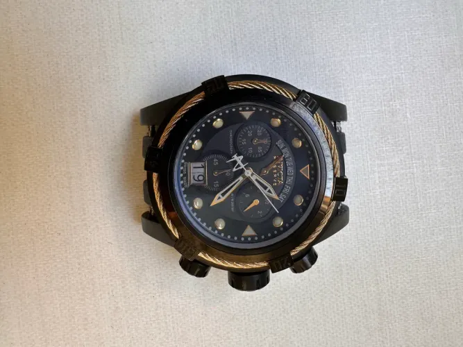 Relógio Invicta Bolt Zeus Reserve Swiss Made Original Ref. 17299