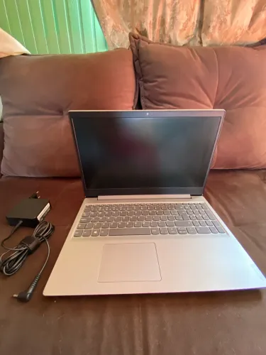 Notebook Lenovo IdeaPad S145 - Intel Core i5 / Windows 11 - Ótimo Estado