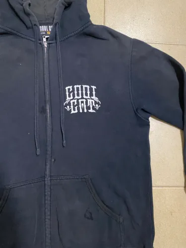 Coolcat e camiseta da smurphies disco clube
