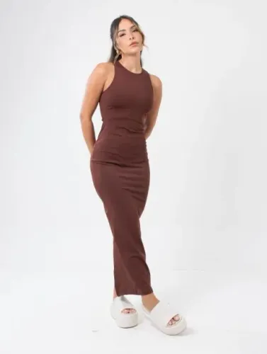 Olá, estou vendendo este vestido da Shein, usado, mas em bom estado, tamanho P.