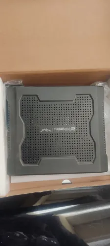 SWITCH UBIQUITI "TOUGHSWITCH PoE PRO" - TS-8-PRO - 8 portas Gigabit e PoE.