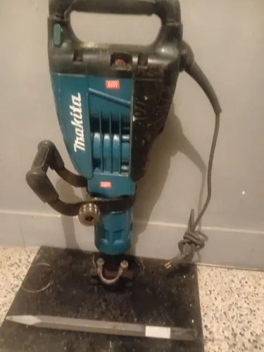 Martelete makita hm1317cb AVT com 1 ponteira