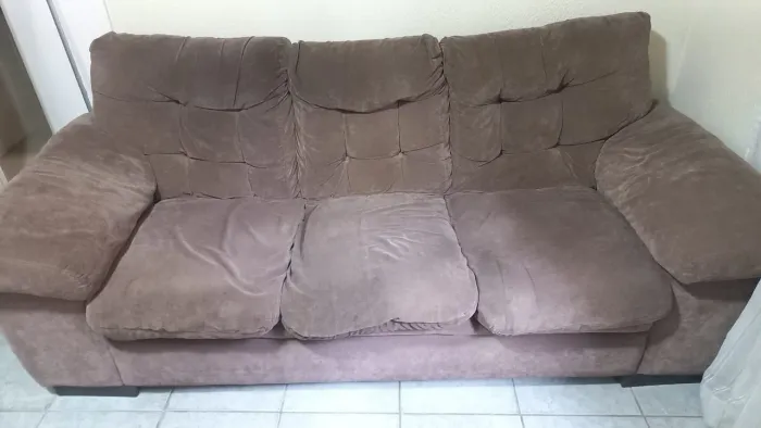Vendo sofá 3 lugares