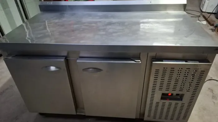 Balcão refrigerado inox dentro e fora Usado