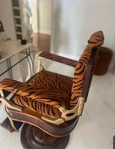 Cadeira de barbeiro relíquia