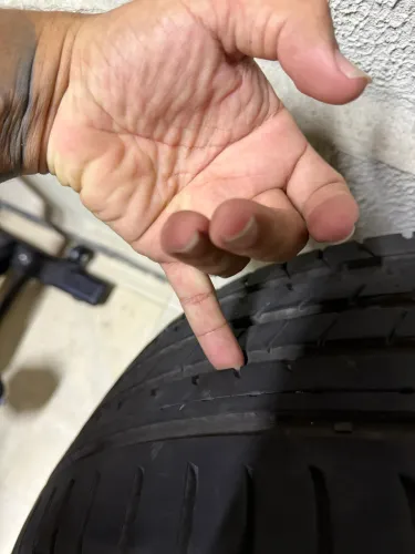 PNEU 235/50 R19