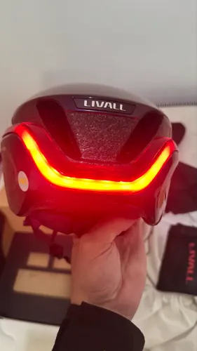 Capacete inteligente Livall EVO21