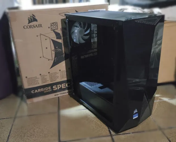 Gabinete Corsair Spec Delta RGB 1 fan (Usado)