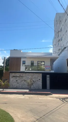 ALUGO CASA COM 3 SUÍTES, GARAGEM, VAZIA OU MOBILIADA