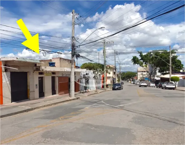 Lote Comercial com 3 Lojas e 2 Casas à venda - Santa Mônica