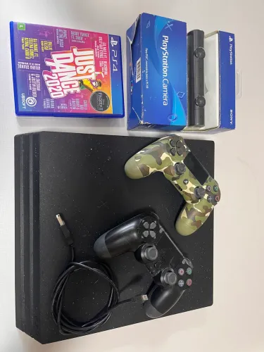 PS4 pro 1TB + PS Camera