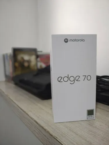 Motorola Edge 70 5G Novo Lacrado | 256GB | 24GB RAM | Tela 1.5K | Câmeras Sony
