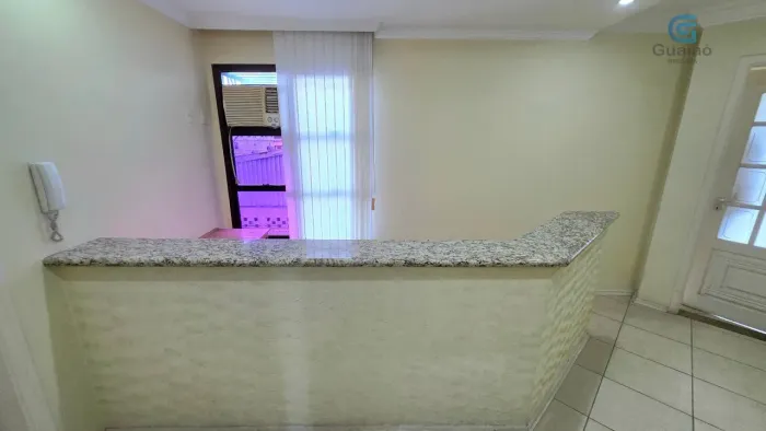 Vendo Ótimo Conjunto Comercial, 04 Salas c/ Recepção, 02 banheiros, Copa, 01 Vaga de Garag