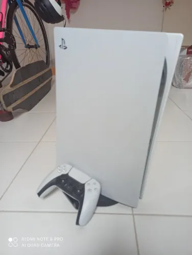 Console PlayStation 5 (PS5) - Versão Disco / Físico - Estado de Novo (Comprado em 2023)