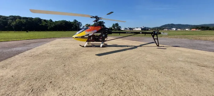 Helicóptero T-Rex 550 E