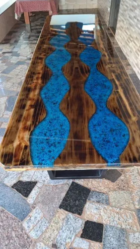 Vendo mesa resinada