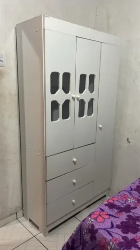 Vendo Guarda Roupa Infantil 3 Portas & 3 Gavetas