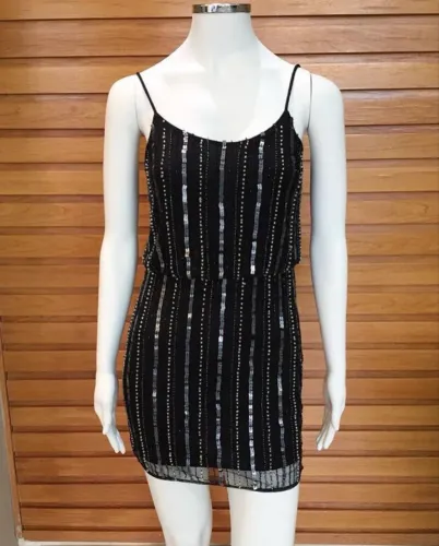 Vestido de festa, marca authoria, preto e bordado em miçangas e paetês (tam 12)