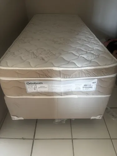 Cama box solteiro 1 mês de uso