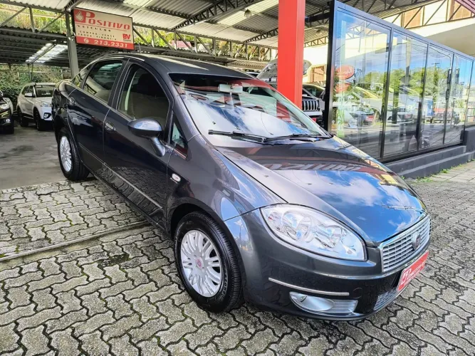 Fiat Linea Essence Dualogic 1.8 Flex 16V 4P 2012