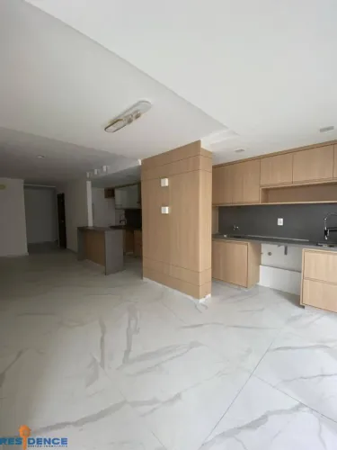 Apartamento Garden com 3 dormitórios para alugar, 125 m² por R$ 7.212,45/mês - Praia de It
