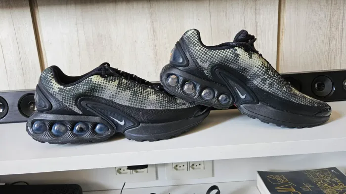 Tenis Nike Dn olive aura 43