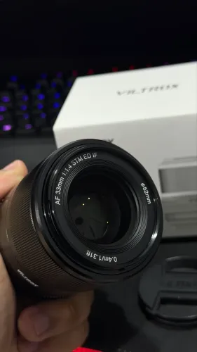 Lente Viltrox 33mm F1.4 e mount