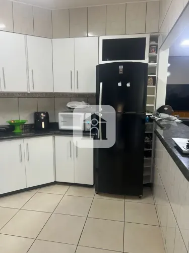 Casa para locação no bairro Cidade Jardim