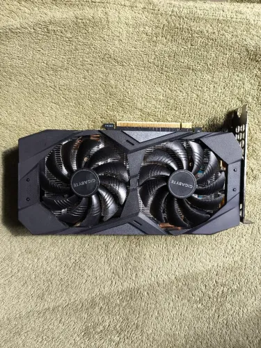 RTX 2060 Gigabyte 6GB COM DEFEITO / NÃO DÁ VÍDEO