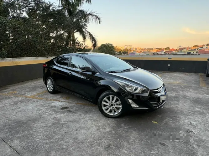Hyundai Elantra GLS 2.0 16V Flex Aut. 2015