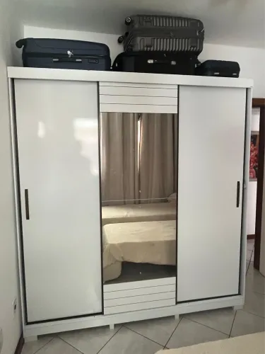 Guarda roupa 3 portas com espelho