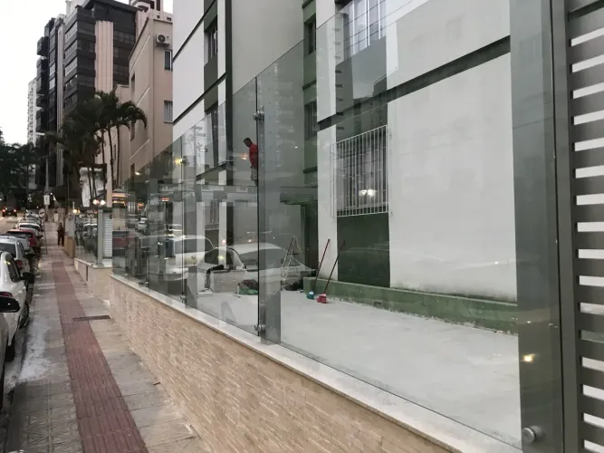 Vidros e esquadrias