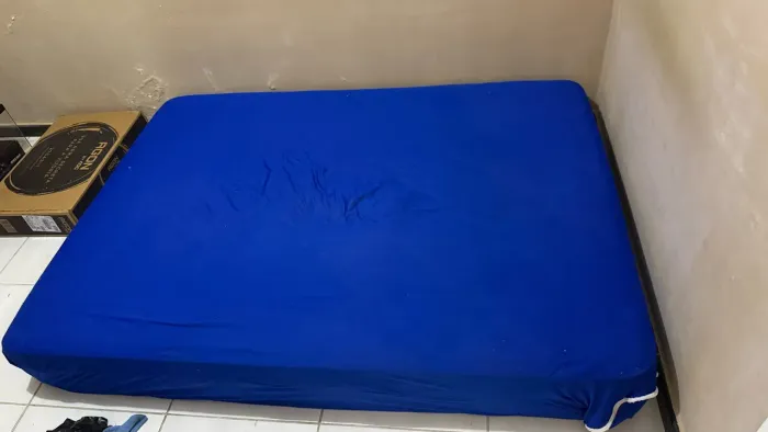 COLCHÃO CASAL COM 1 mola quebrada
