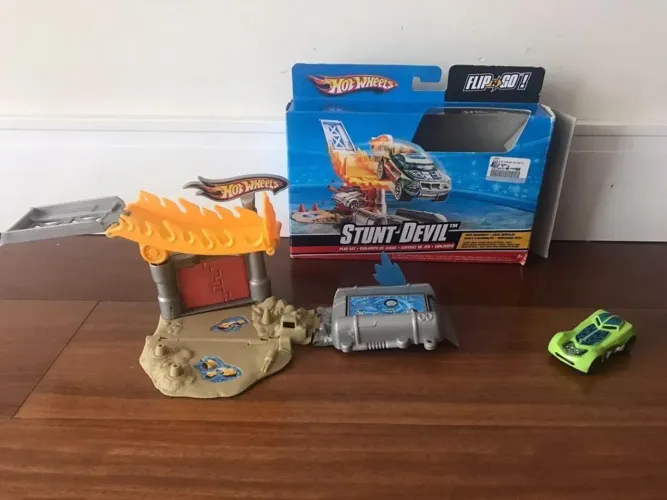 Hot wheels - Pista Stunt Devil
