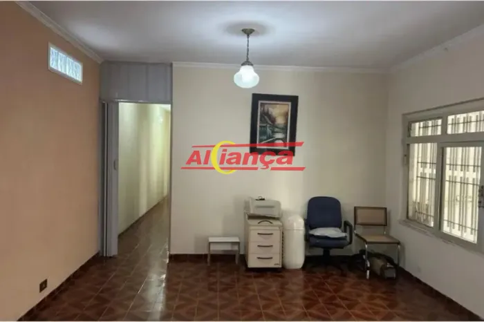 Casa em avenida comercial