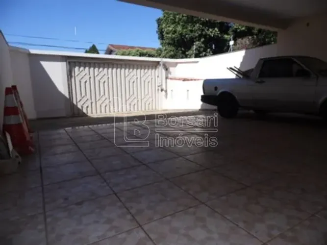 Venda de Casas / Padrão na cidade de Araraquara